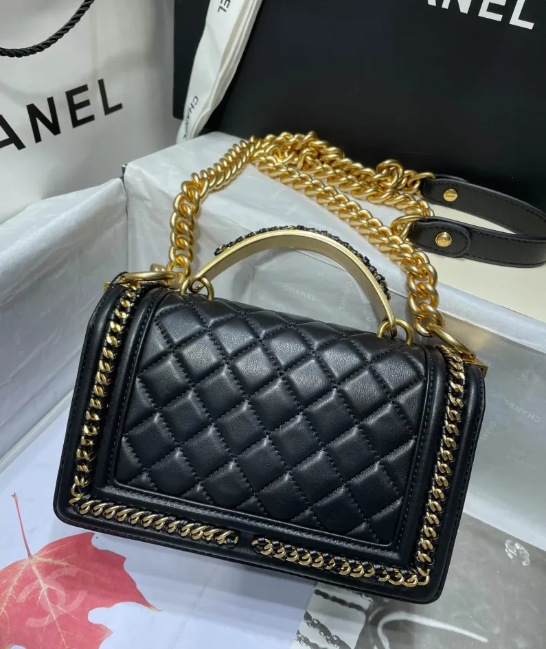 CHANEL wrist bag size: 20