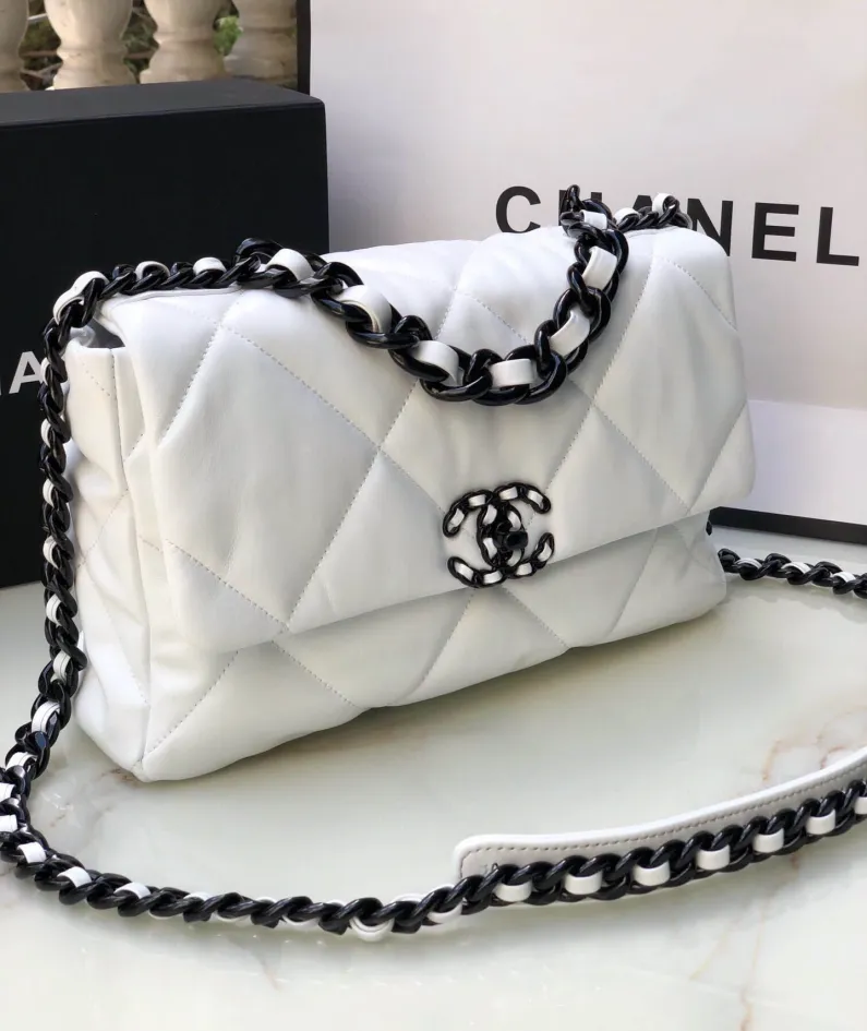 Chanel Model: S1161 Size: 30cm