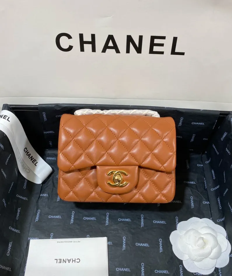 Lambskin Model: 1115 Size: 17cm
