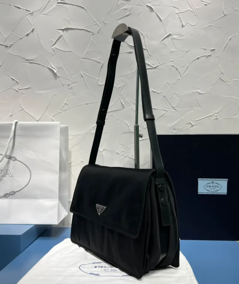Prada Messenger Bag Size:30x21.5cm 1BD255