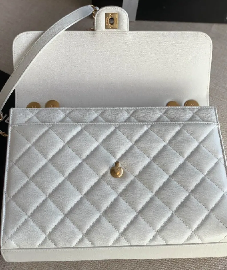 CHANEL Model: AS3529#: Size: 30x22x7Cm