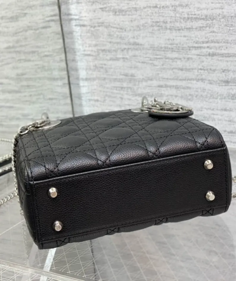 Classic Lady toffee bag size:17cm