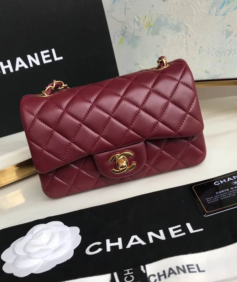 Lambskin Small Bag Size:20X13x7cm Model: 1116