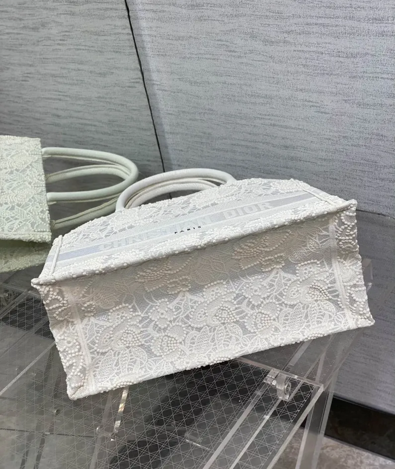 Lady Lace size:36*18*28cm