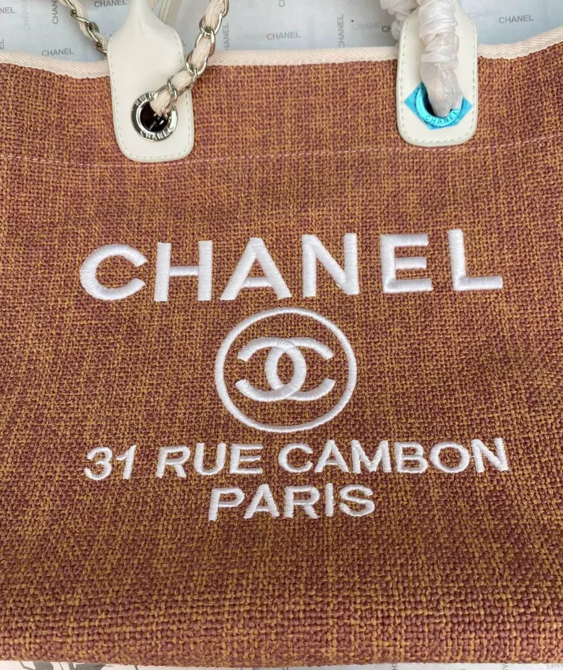 Chanel Shoulder Bag Size: 38*20*30cm Model Number: 8818 Light Plum Red