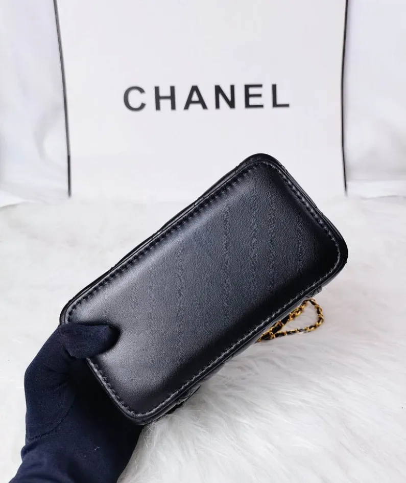 Chanel Portable Makeup Size: 17*9.5*7cm Style: 5864