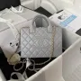 Cosmetic box bag Size: 1520.510.5
