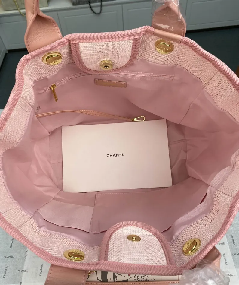 Chanel Model: 8819 Size: 48*38*30*14