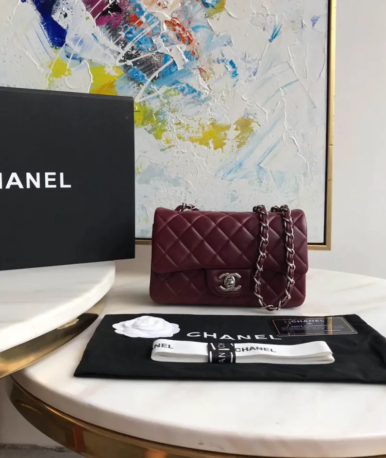 Lambskin Small Bag Size:20X13x7cm Model: 1116