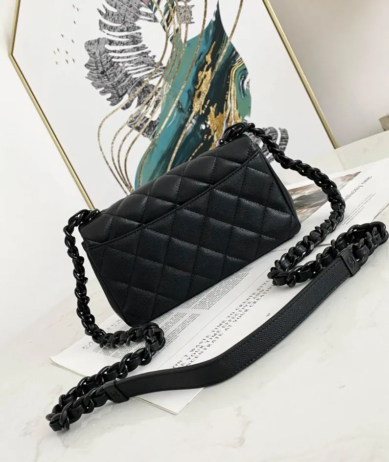 Chanel Style: 2302 Size: 20x12.5x6cm