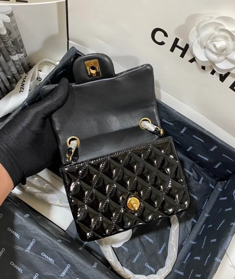 Lambskin Model: 1115 Size: 17cm
