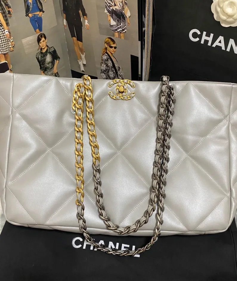 Chanel Style: AS3660 Size: 264010cm