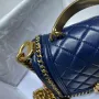 CHANEL wrist bag Size: 20
