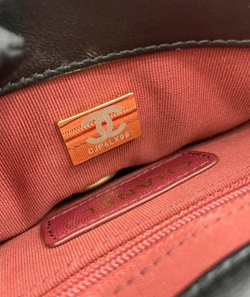 chanel Size: 14*19*4cm Model: AS2734