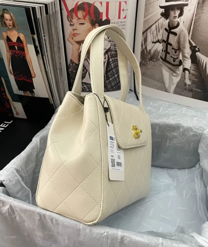 Handbag Size: 23 29 9cm Style: AS2457