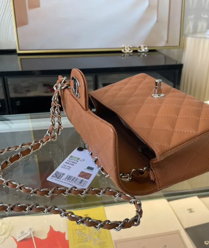 Light Silver Metal Bag Size: 20cm Ident No.: 01116