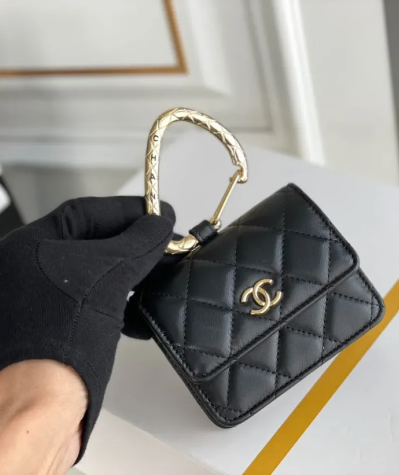 Lambskin Size: 9cmx11cmx3.8cm