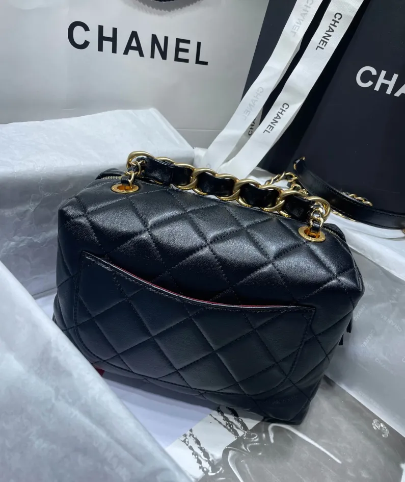 Chanel shoulder bag size: 22*10*15