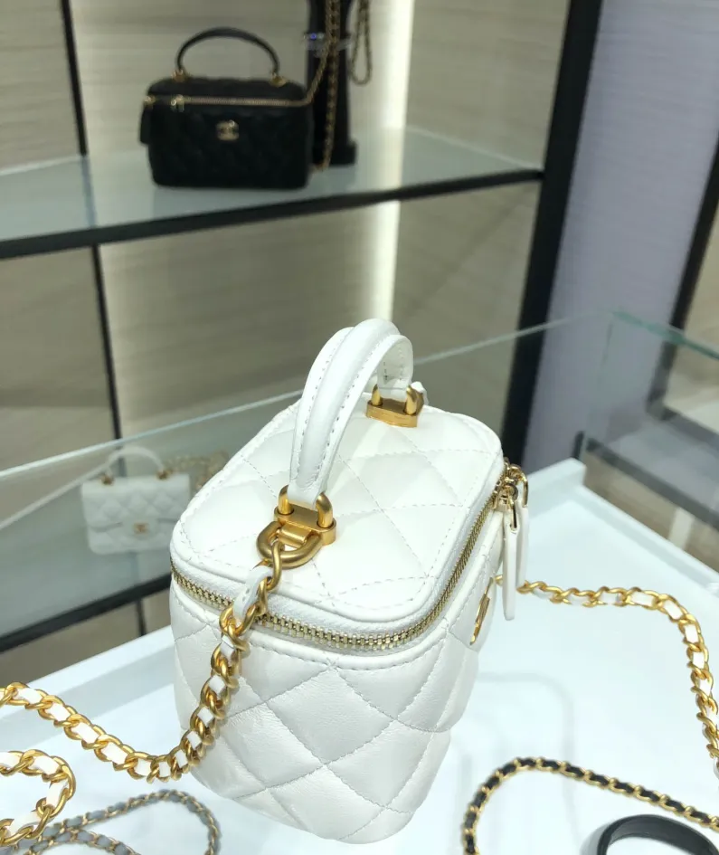 Hand Cosmetic Bag Model: AP2198 Size: 11*8.5*7cm