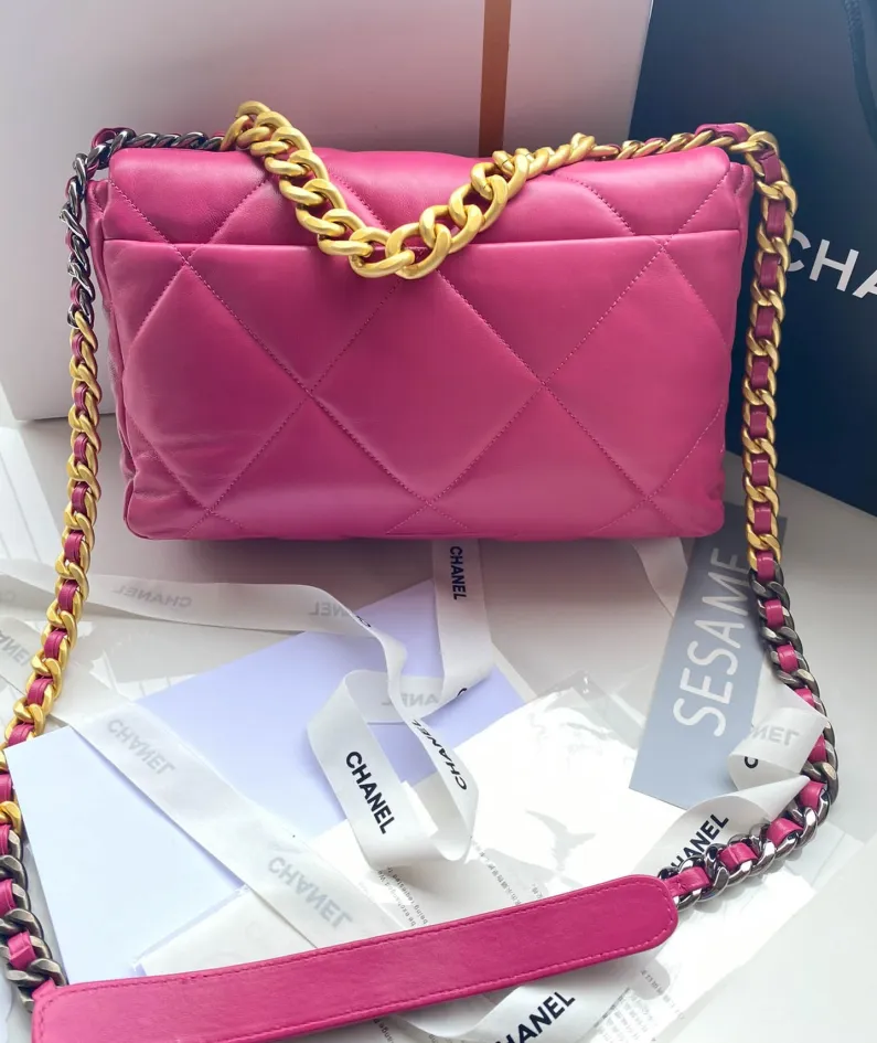 Chanel Model: S1161 Size: 30cm