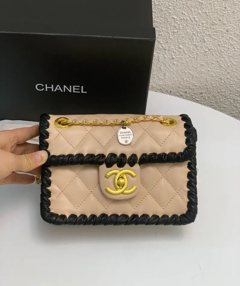 Lambskin Size: 19cm