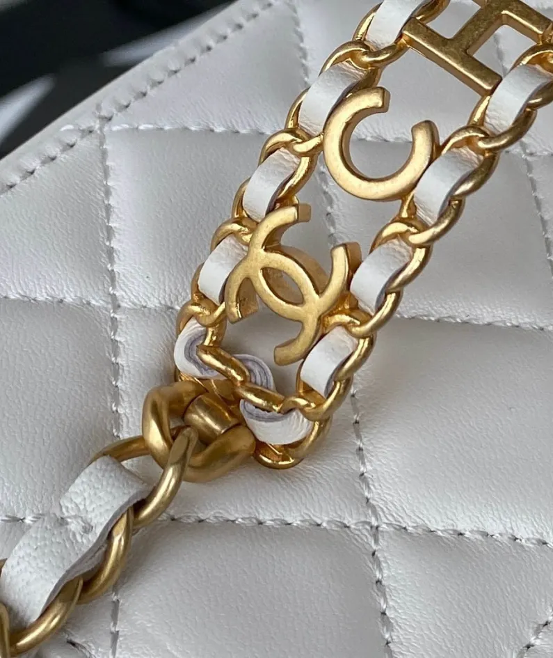Retro chic chain Size: 17*9.5*8*cm