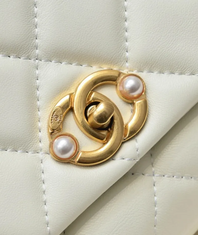 CHANEL Size: 23*13*7cm