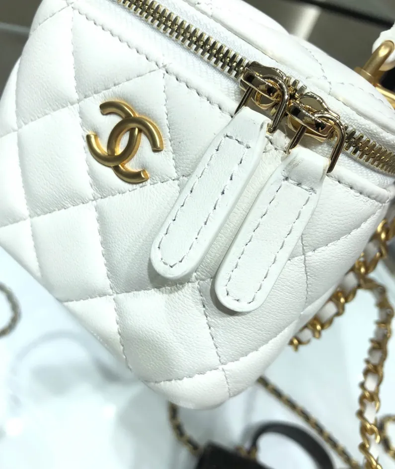 Hand Cosmetic Bag Model: AP2198 Size: 11*8.5*7cm