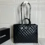 CHANEL palm pattern Size: 35*30*13 Style: 8007