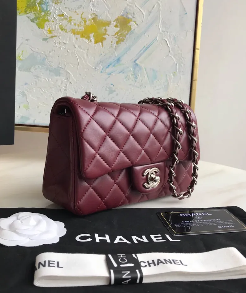 Lambskin Small Bag Size:20X13x7cm Model: 1116