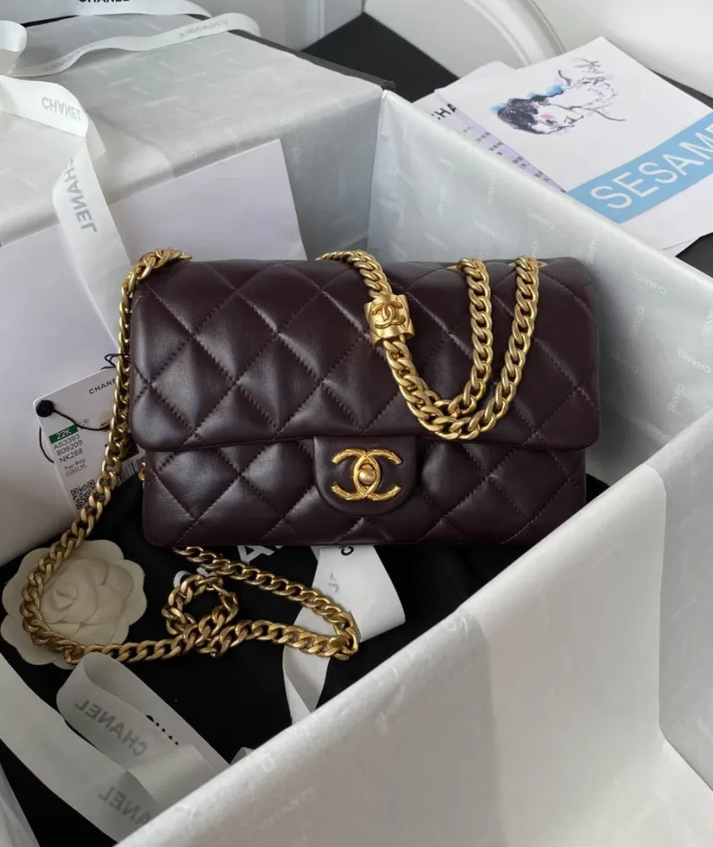Lambskin Size: 14*22*8cm