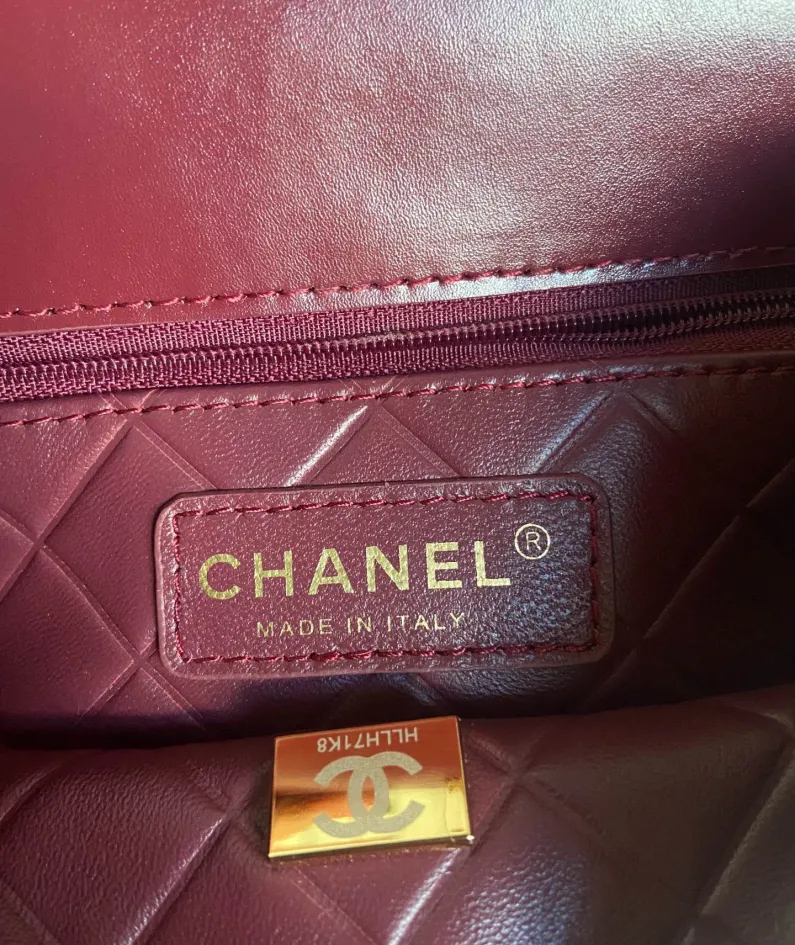 Chanel Vintage Hardware Model: AS2715 Size: 23cm