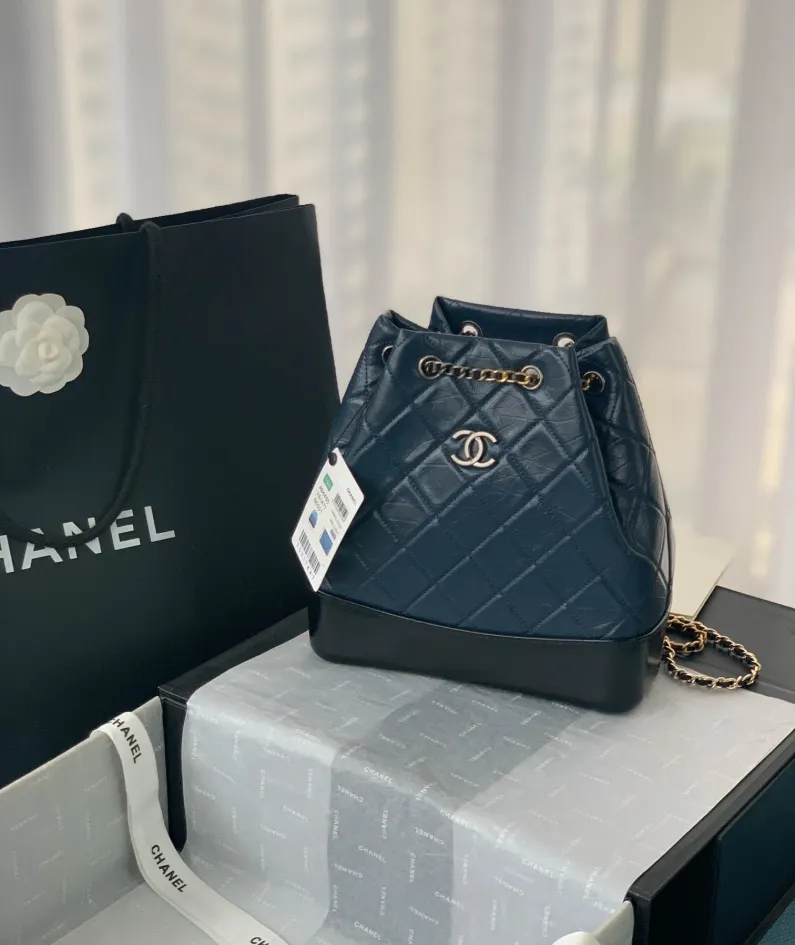 CHANEL Wandering Backpack Model: 94485#: Size 20X7X23CM