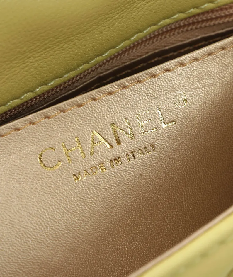 Chanel Size: 21*13*6 Style: 611