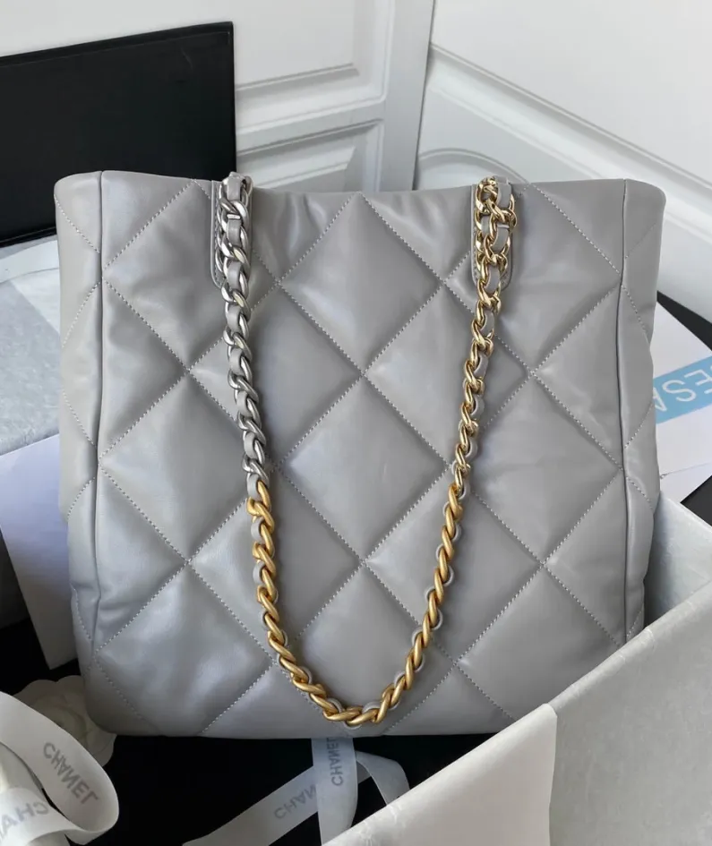 Lambskin Model: AS3519 Size: 30*37*10cm