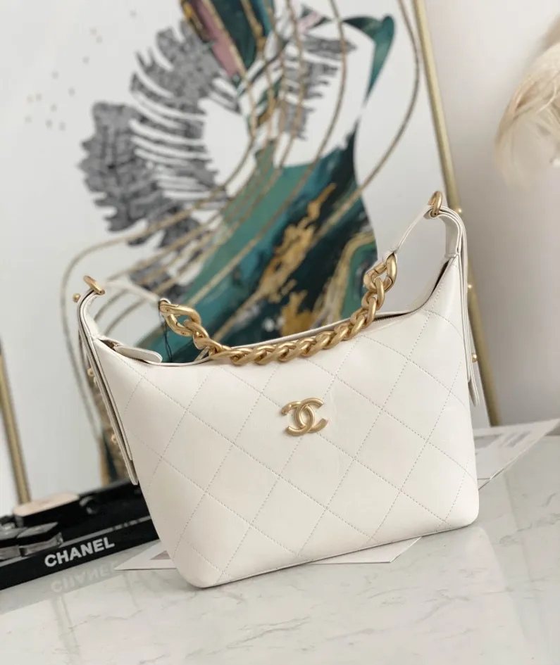 Hippie bag calfskin Size: 28*17*9*cmModel: 2910