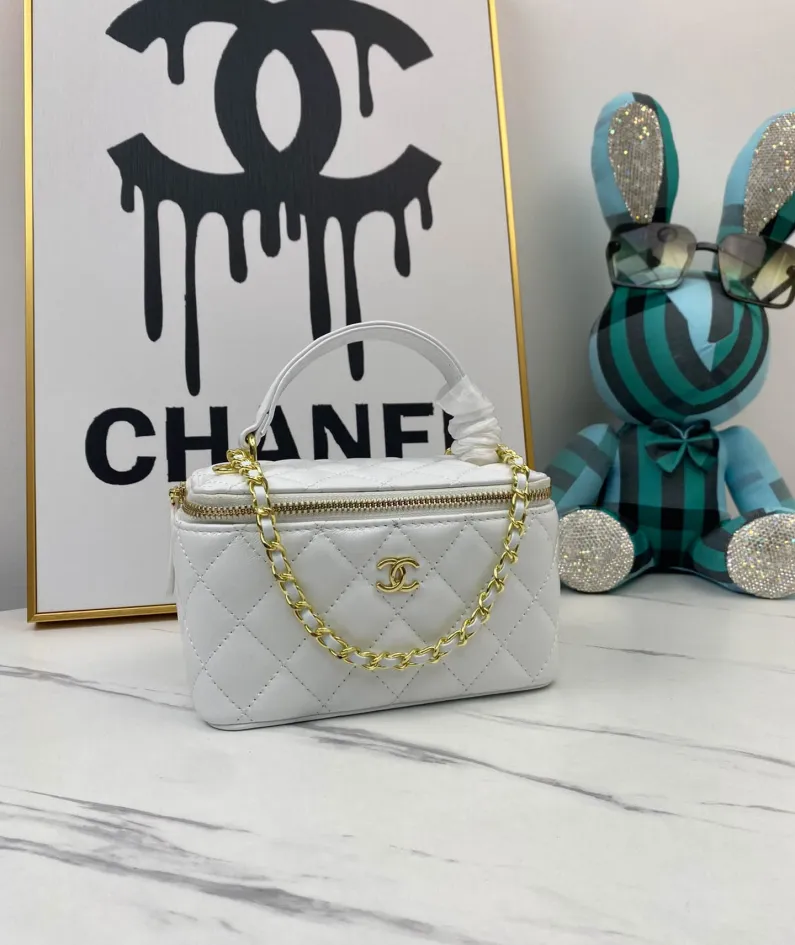 Chanel Small Square Bag Model: 8828 Size: 18/10/9