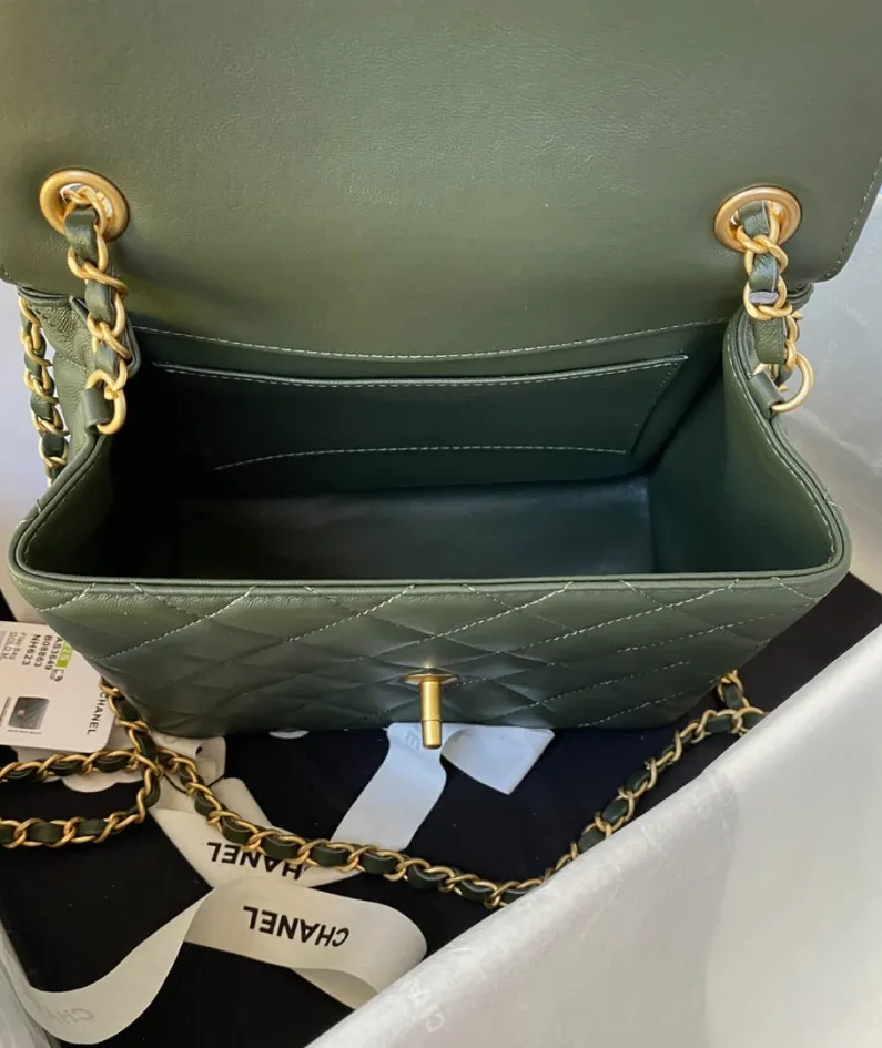 Chanel sheepskin size: 18X19.5X9.5cm