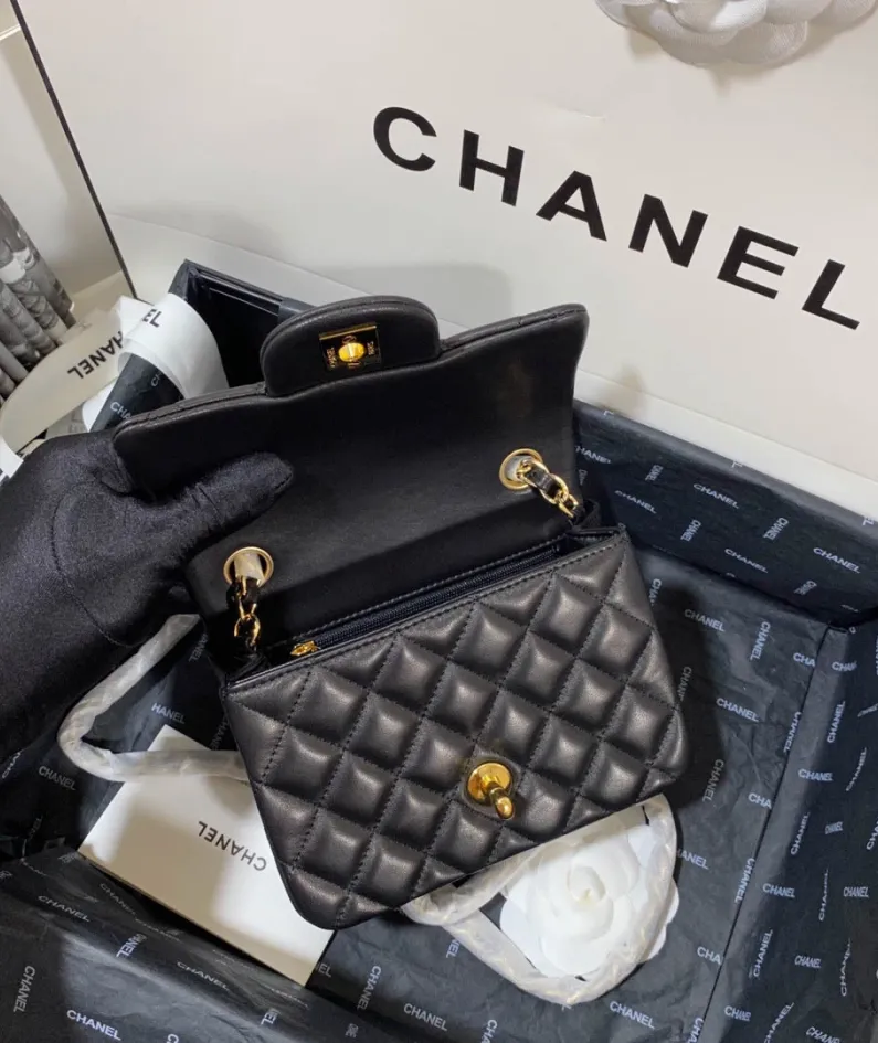 Lambskin Model: 1115 Size: 17cm