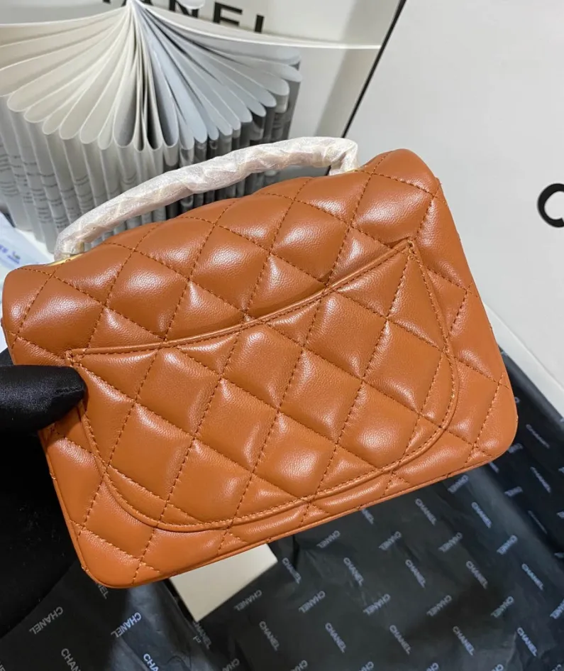 Lambskin Model: 1115 Size: 17cm