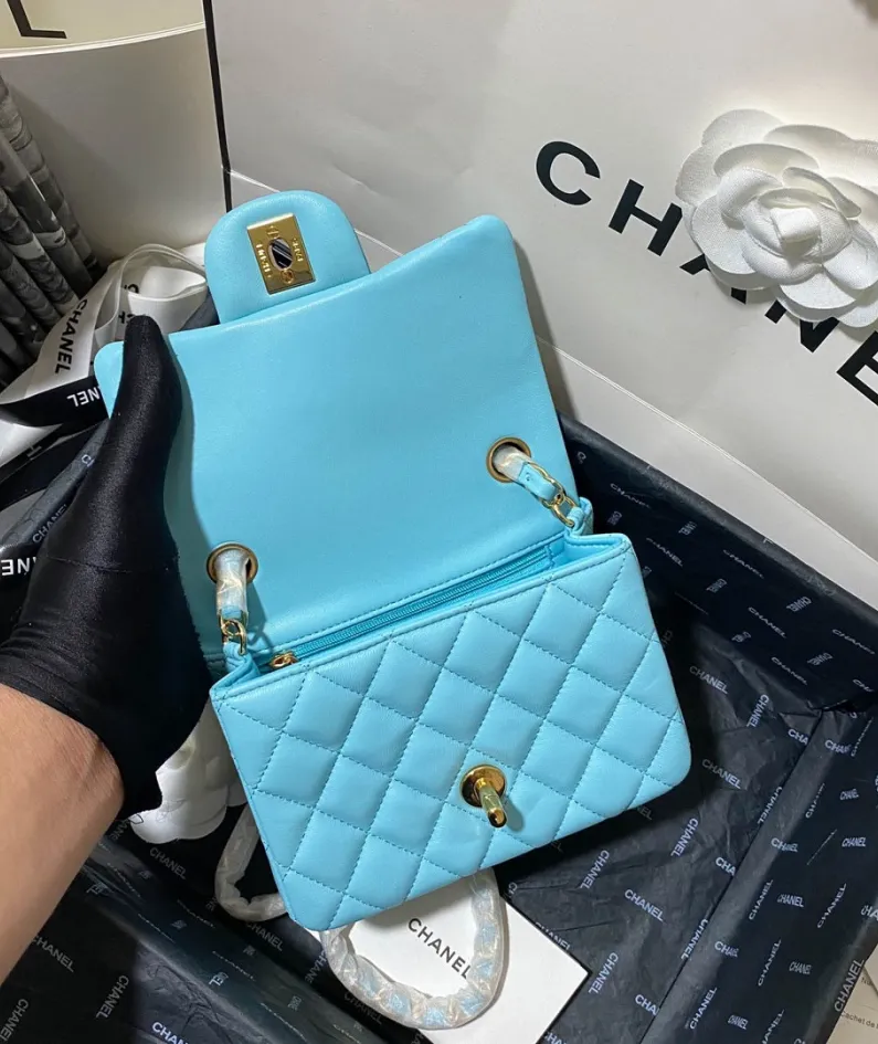 Lambskin Model: 1115 Size: 17cm