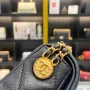 Chanel size: 21x14x6.5cm