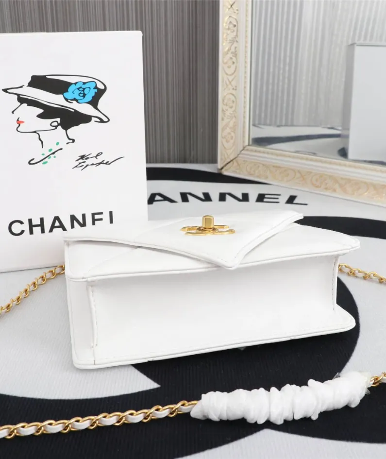 Chanel Size: 20*6*21cm Style: 7707