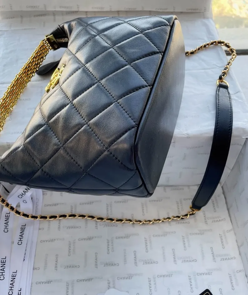 Chanel Style: 205 Size: 23x21cm