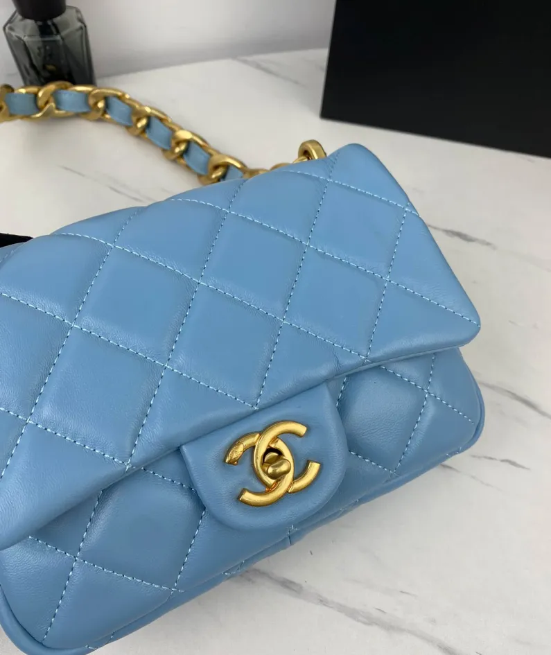 Large Gold Chain Underarm Bag Model Number: As3214