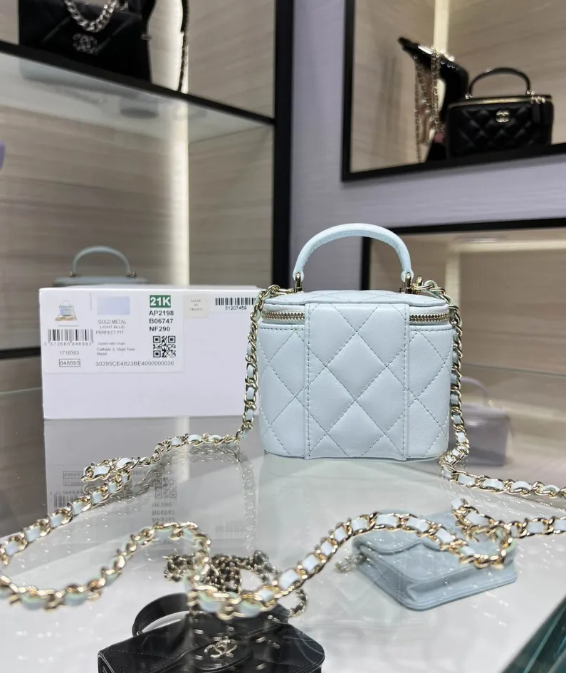 Hand Cosmetic Bag Model: AP2198 Size: 11*8.5*7cm
