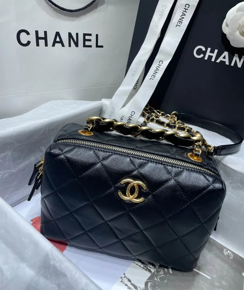 Chanel shoulder bag size: 22*10*15
