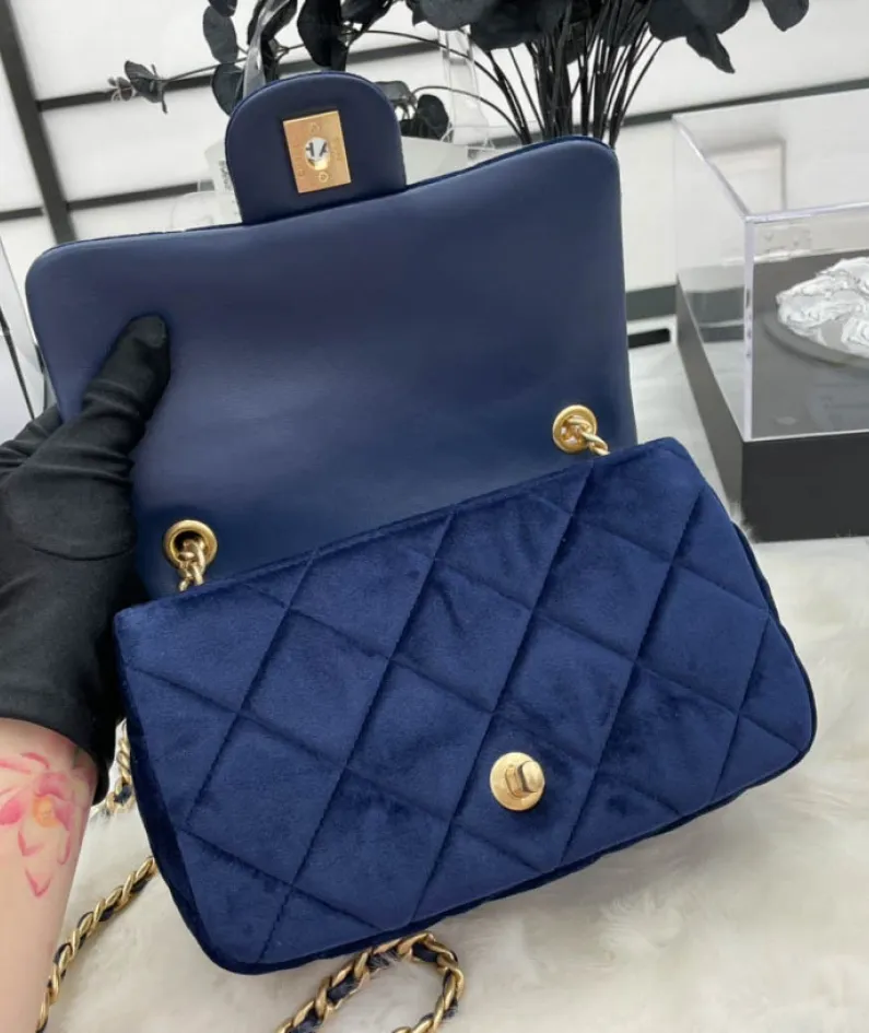 Chanel Size: 24cm