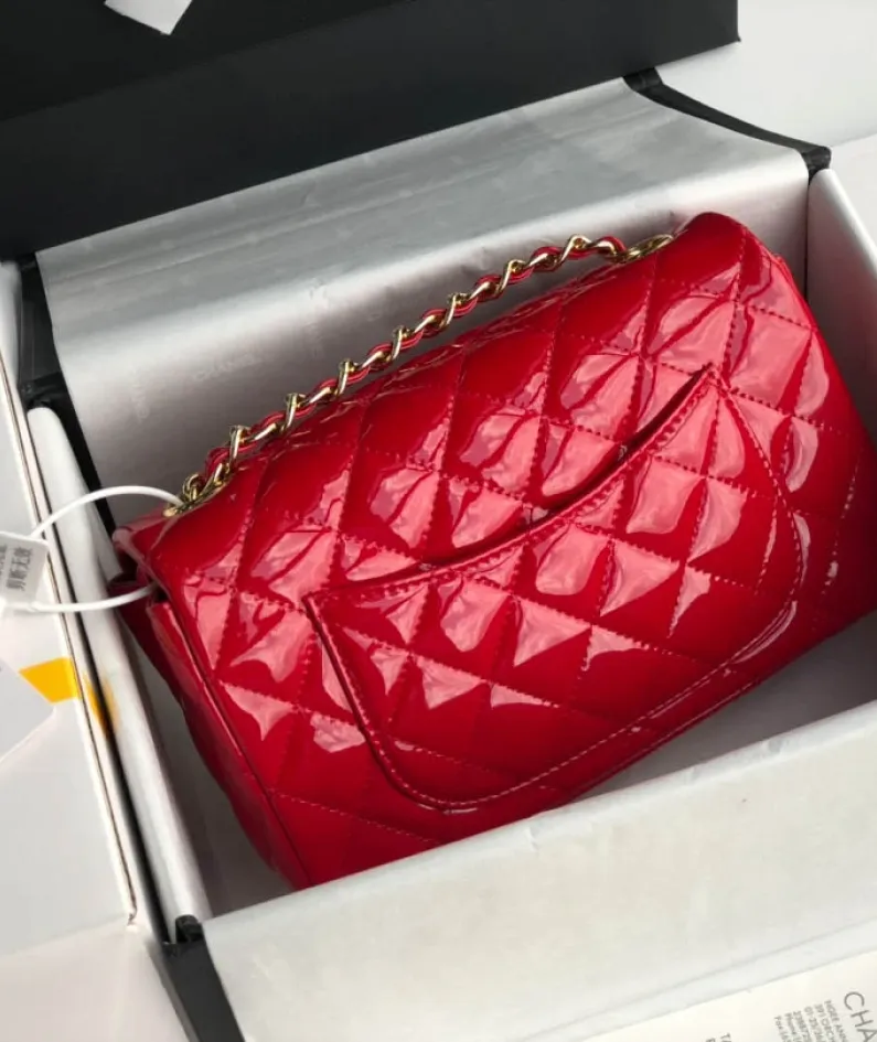 Chanel Patent Leather Pouch Model: 1116 size: 20cm
