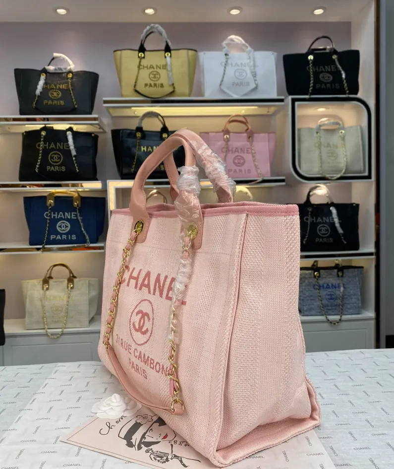 Chanel Model: 8819 Size: 48*38*30*14